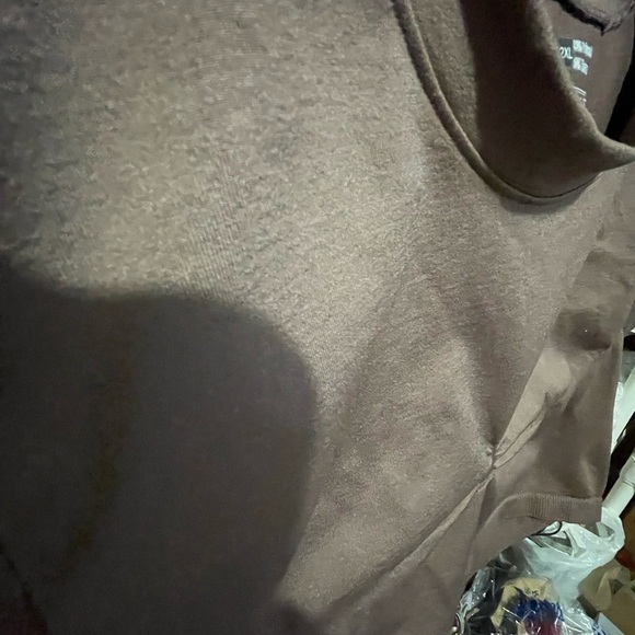 Chocolate brown Two-Piece Set crop top with high waisted leggings. - Picture 2 of 8